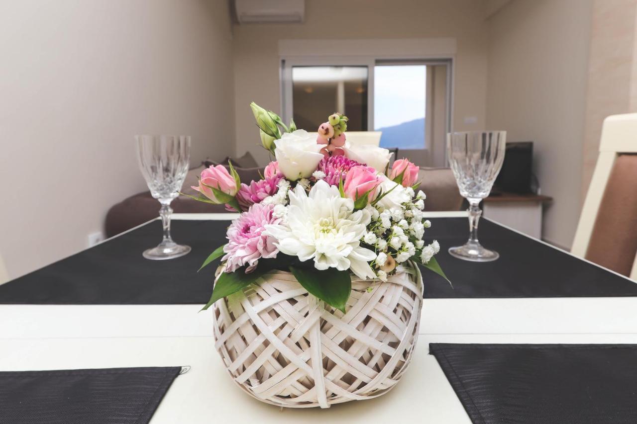 Sea Star Luxury Apartment Котор Екстериор снимка