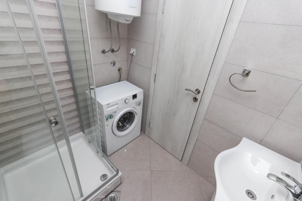 Sea Star Luxury Apartment Котор Екстериор снимка