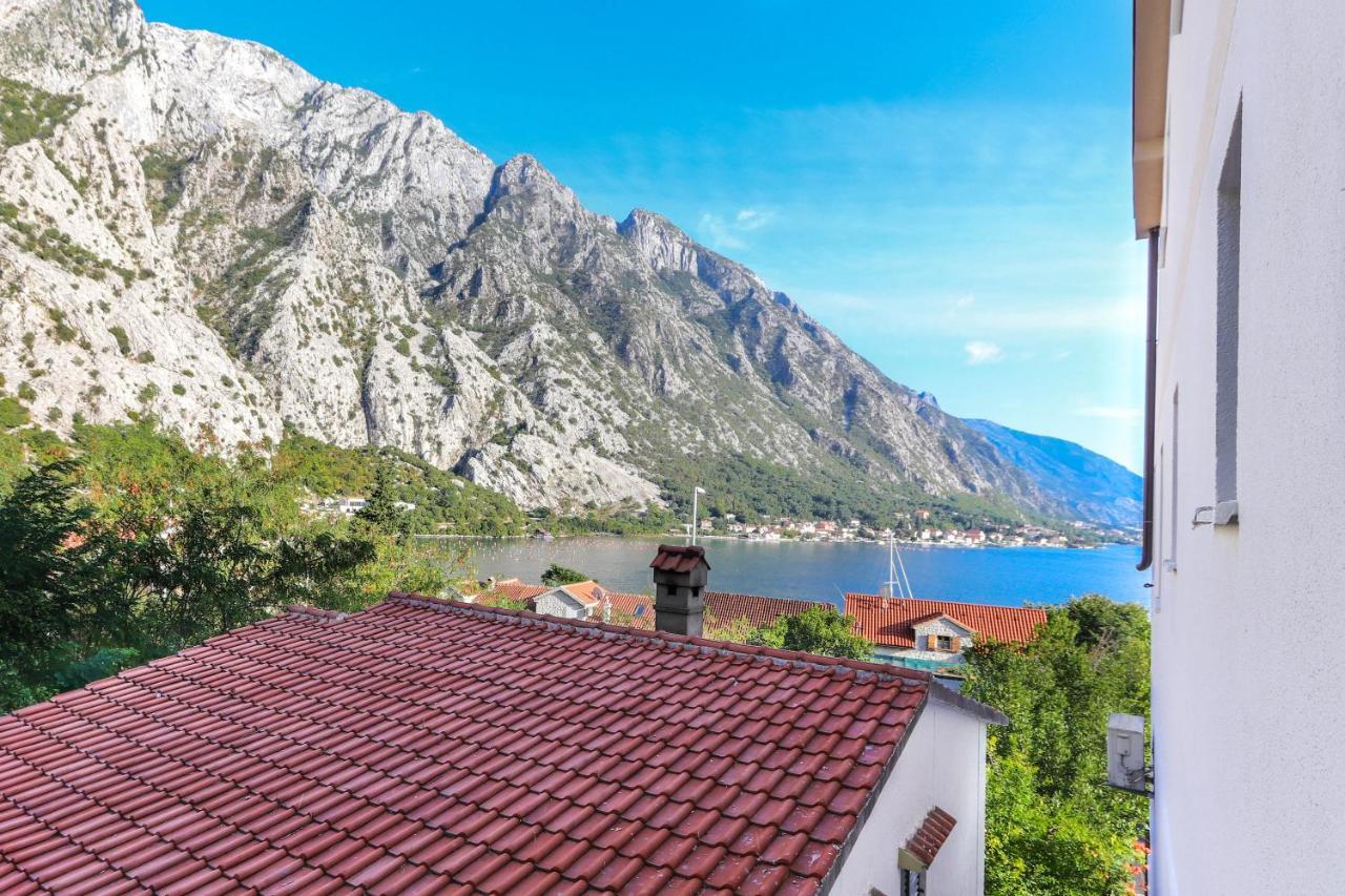Sea Star Luxury Apartment Котор Екстериор снимка