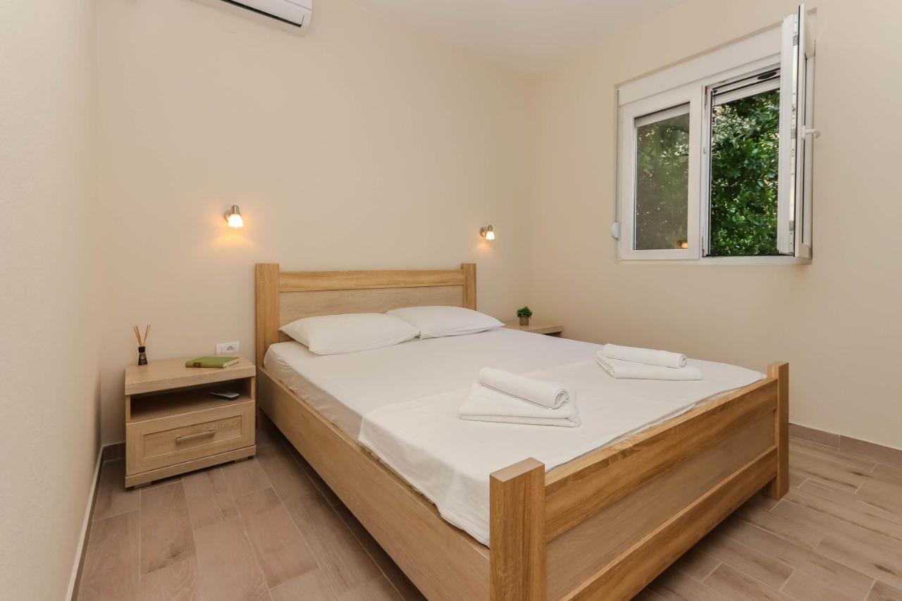 Sea Star Luxury Apartment Котор Екстериор снимка
