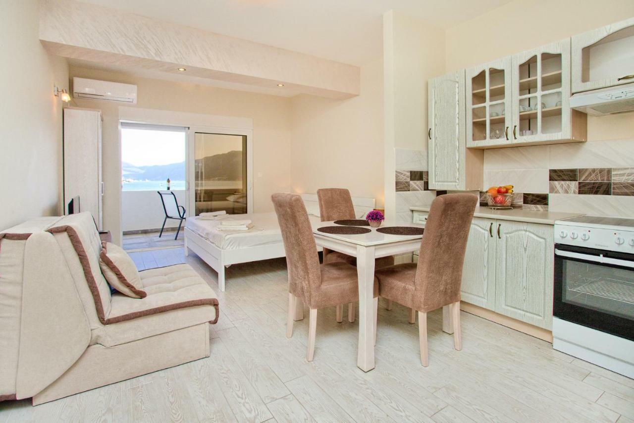 Sea Star Luxury Apartment Котор Екстериор снимка