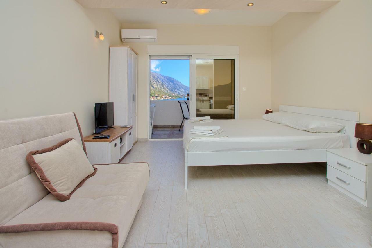 Sea Star Luxury Apartment Котор Екстериор снимка